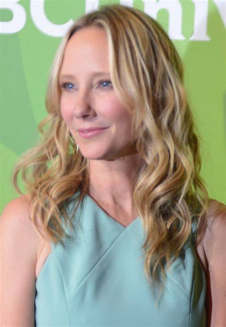 Was Anne Heche a drug addict? 1 Anne Heche